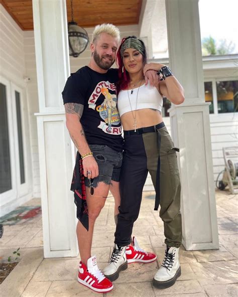 are paulie and cara maria still together|‘The Challenge’ Stars Cara Maria Sorbello & Paulie。